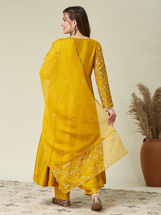 Nermosa Women Printed Anarkali Kurta and Pant Set with Dupatta